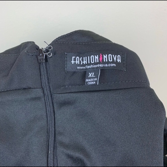 Fashion Nova Deep V Romper Size XL - Picture 5 of 6